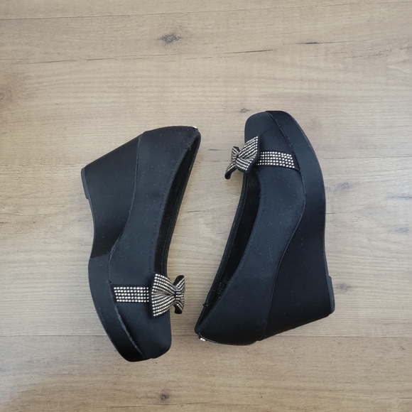 Stuart Weitzman 'Elida' Platform Wedge - Picture 3 of 11